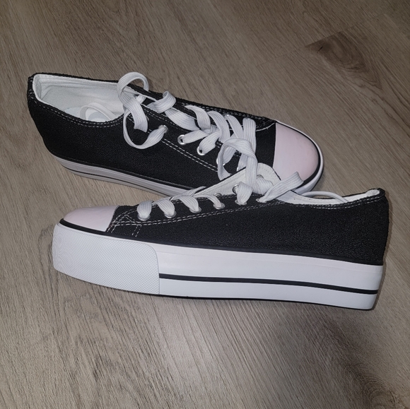 Unbranded Black/White Sneakers Lace Up Casual Shoes Womens - Picture 5 of 5